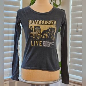 🪴 3 For $15 Roadrunner Live Long Sleeved Tee